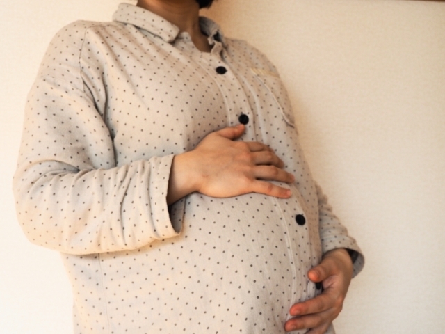 臨月の妊婦のイメージ